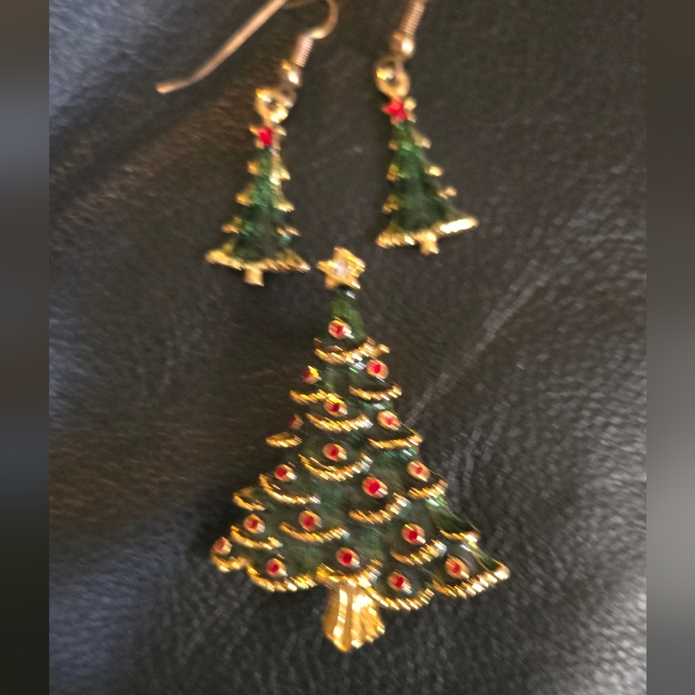 Christmas Holiday tree enamel jewelry collection pin & earrings - Picture 3 of 7